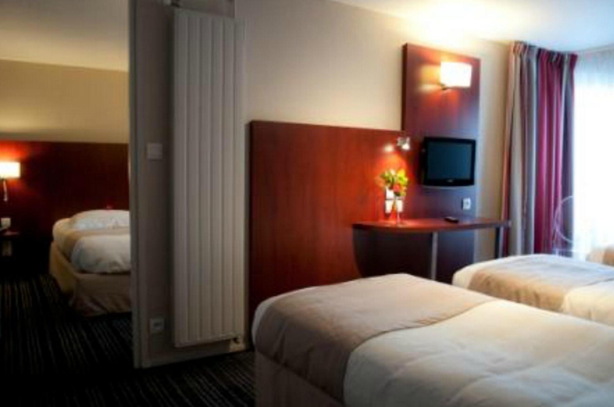 Kyriad Saint-Malo Dinard La Richardais Екстериор снимка